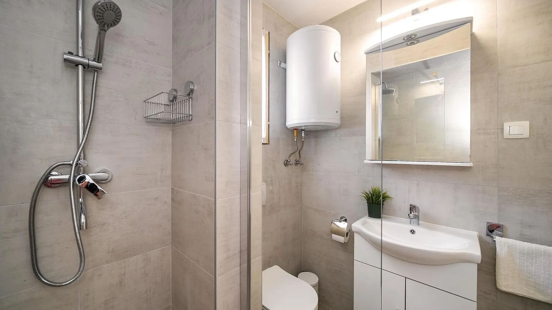 בית הארחה באסקה Apartments & Room Jagoda