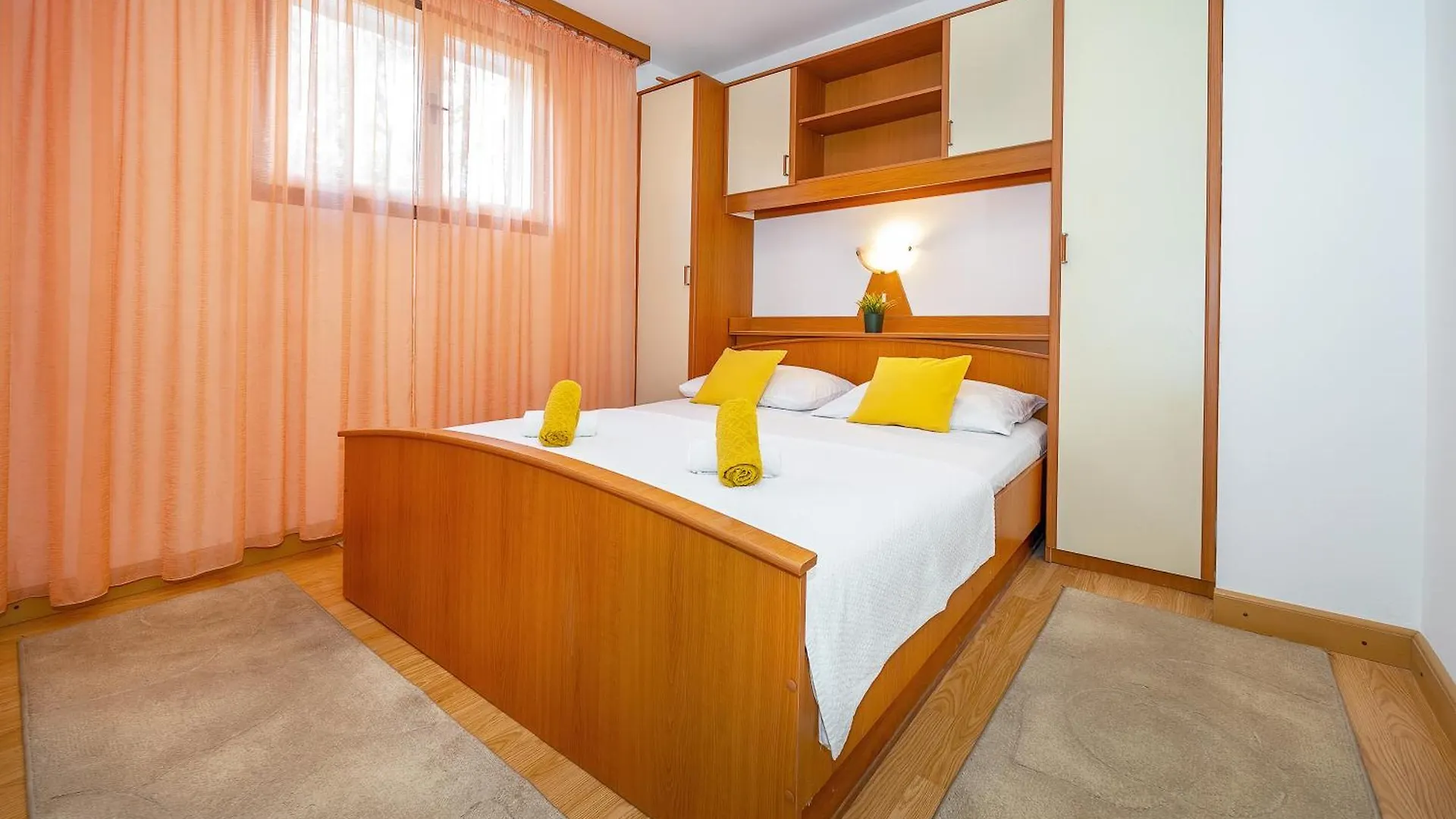 בית הארחה באסקה Apartments & Room Jagoda