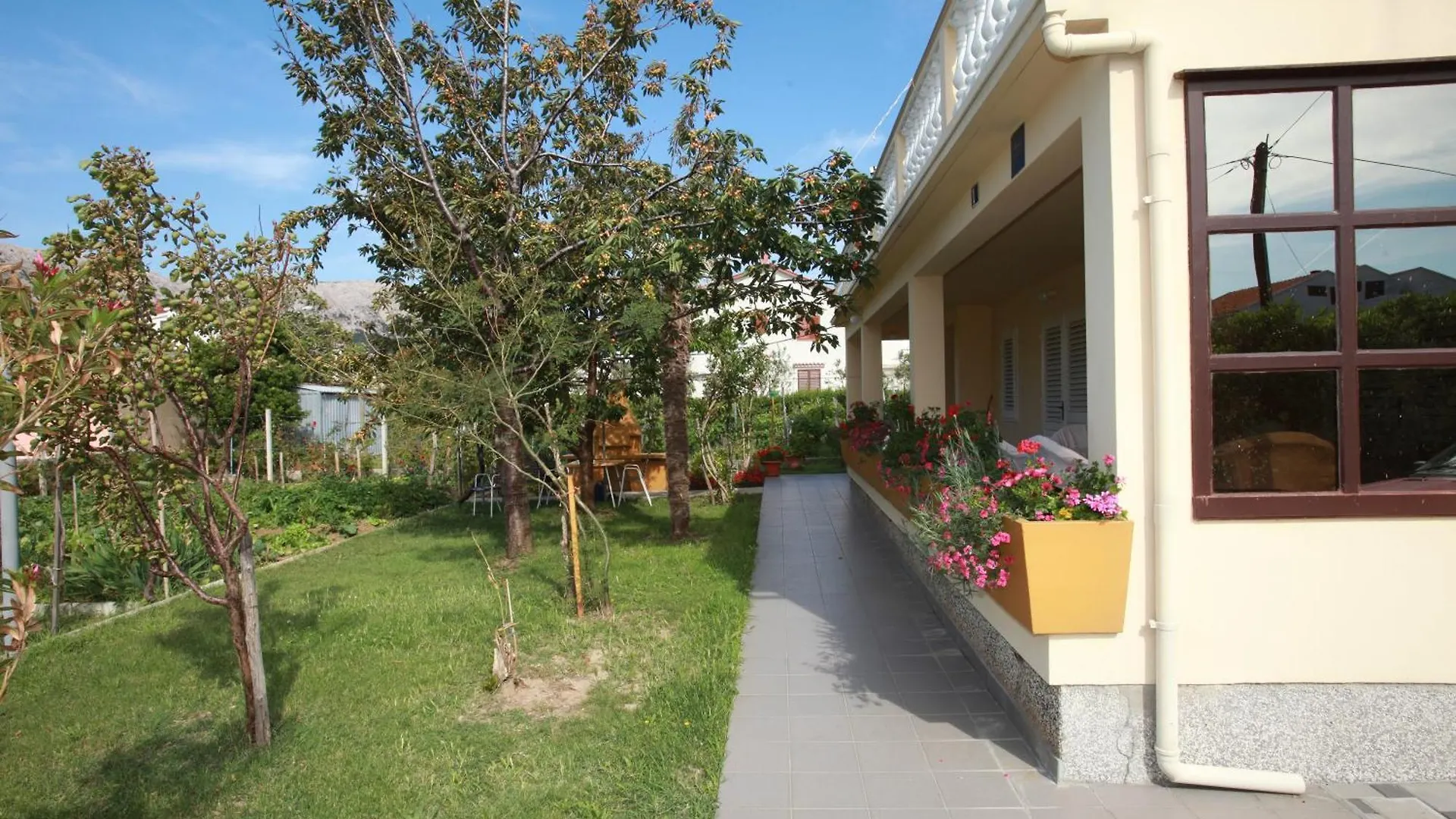 באסקה Apartments & Room Jagoda בית הארחה