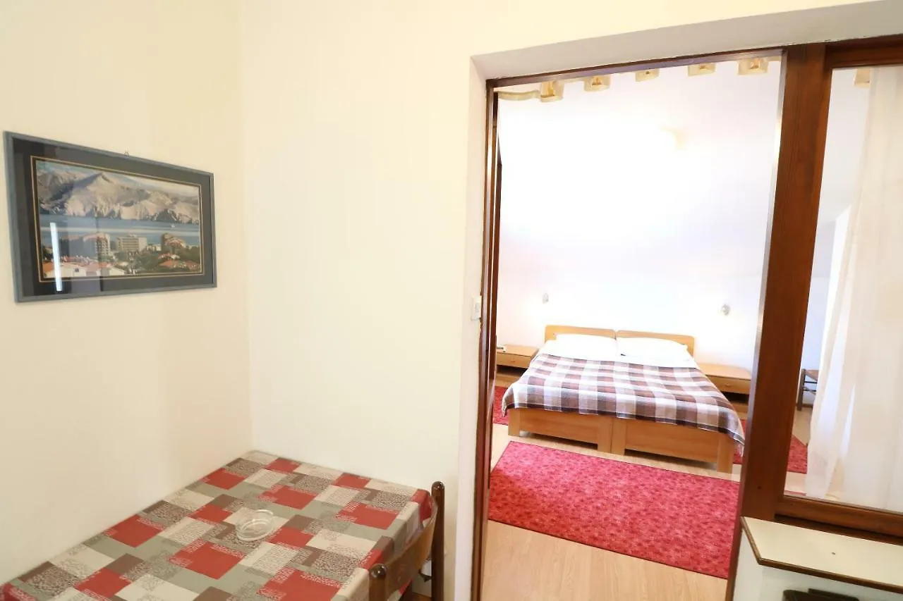 באסקה Apartments & Room Jagoda 3*,